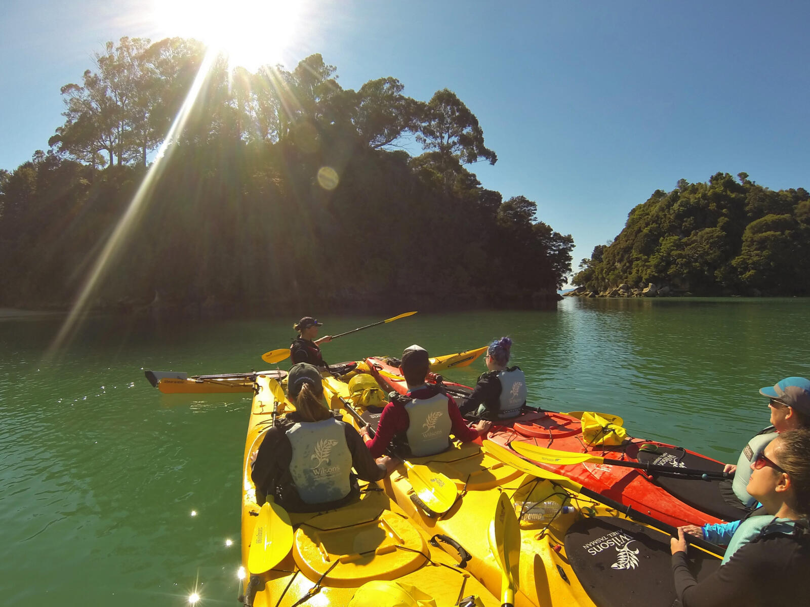 Guests exploring Abel Tasman with Wilsons