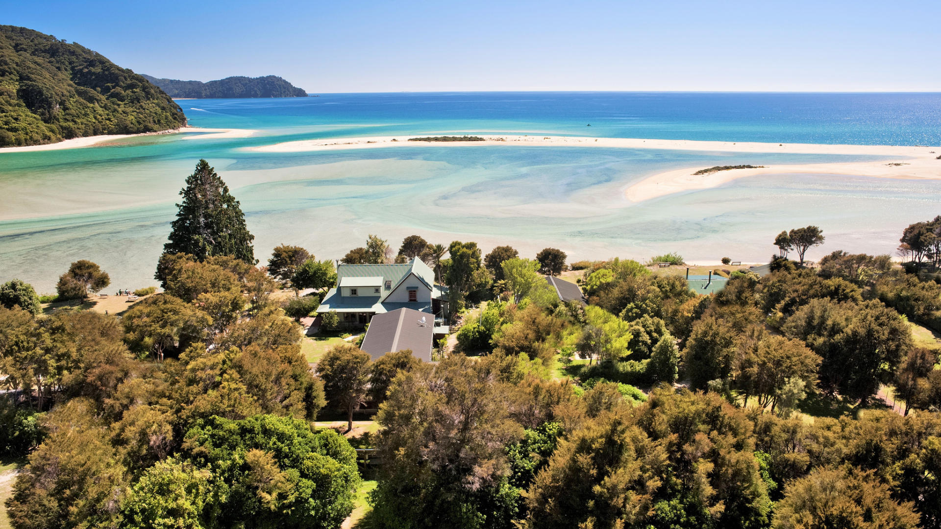 Beachfront Lodges